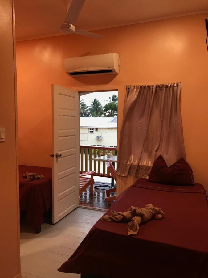 Tropical Paradise Express Caye Caulker Bagian luar foto