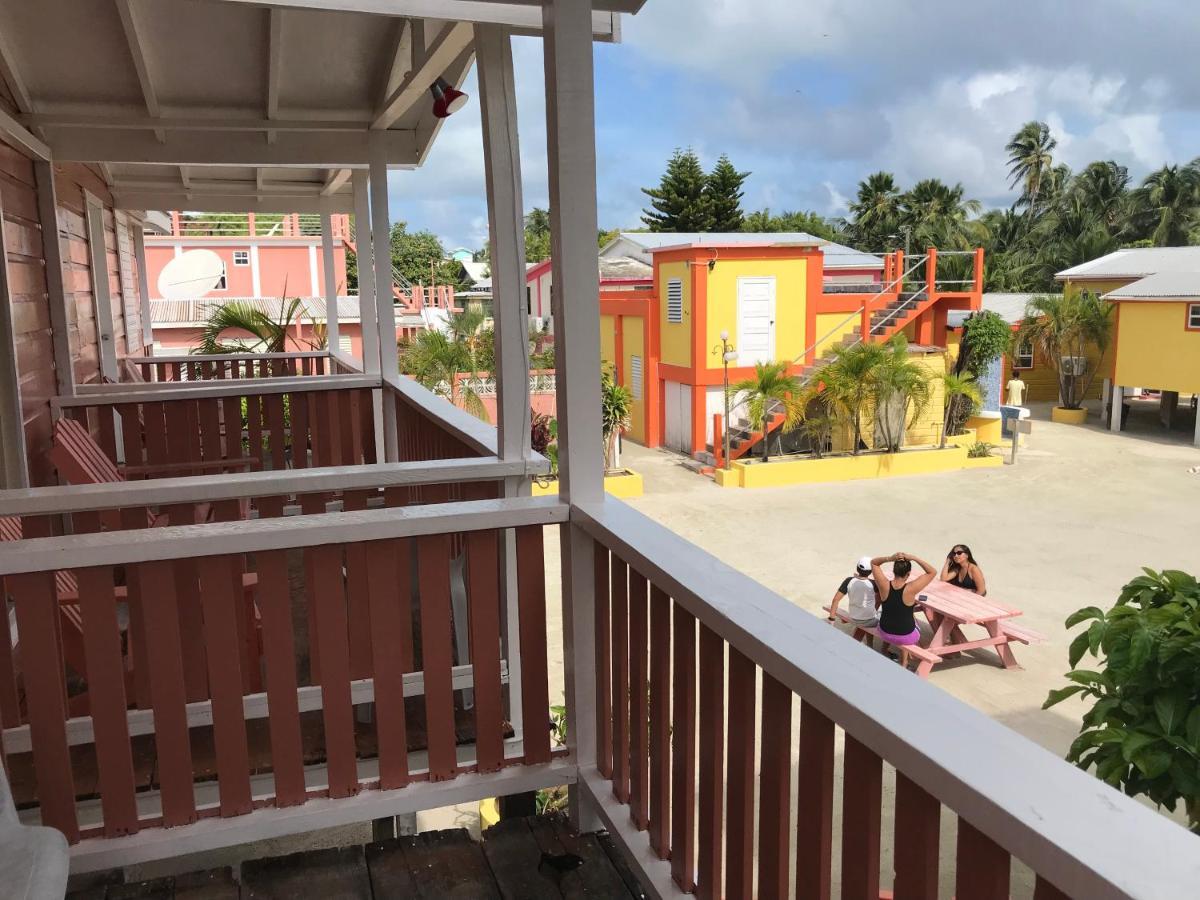 Tropical Paradise Express Caye Caulker Bagian luar foto