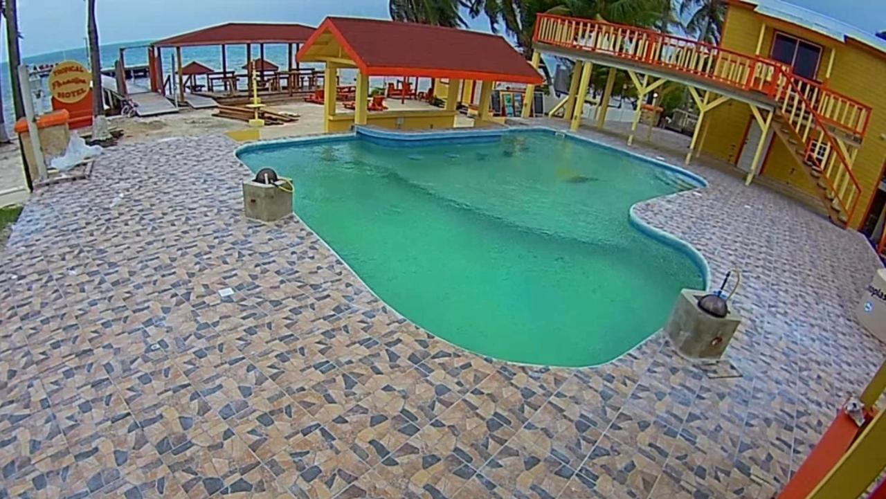Tropical Paradise Express Caye Caulker Bagian luar foto